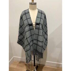 Women's Plaid Shawl Wrap Gray Black with Front Buckle Fastener‎